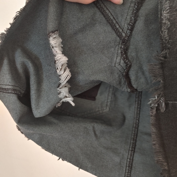 Charcoal gray distressed denim mini skirt - Picture 7 of 7